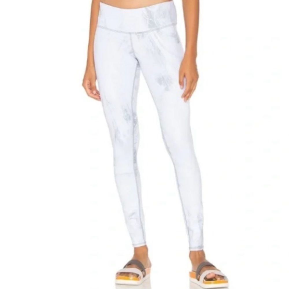 ALO Yoga - Airbrushed White Marble Glossy - Large